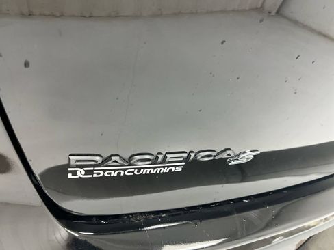 Used 2025 Chrysler Pacifica Limited FWD image 28