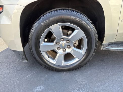 Used 2016 Chevrolet Suburban LTZ image 9