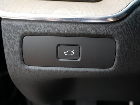 Certified 2026 Volvo XC60 B5 Ultra w/ Protection Package Premier AWD/4WD image 25