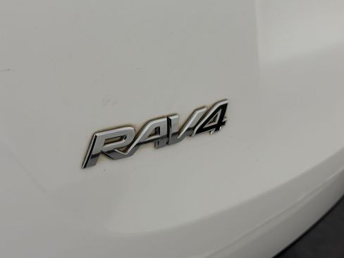 Used 2013 Toyota RAV4 XLE FWD image 33