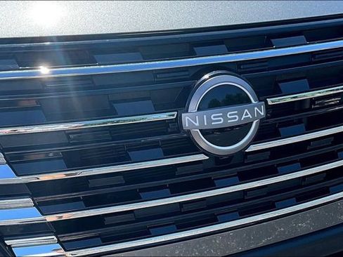 Used 2025 Nissan Rogue S FWD image 31