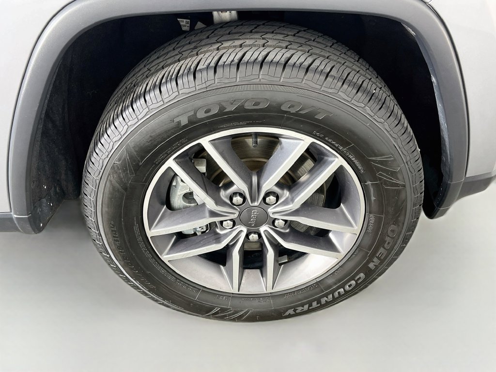 Used 2021 Jeep Grand Cherokee Limited AWD/4WD image 37