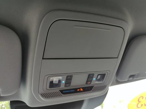 Certified 2023 Ford Explorer XLT w/ Equipment Group 202A AWD/4WD image 37