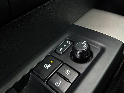 Used 2023 Toyota Tundra Limited AWD/4WD image 28
