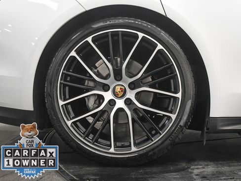 Used 2022 Porsche Panamera Platinum Edition image 33