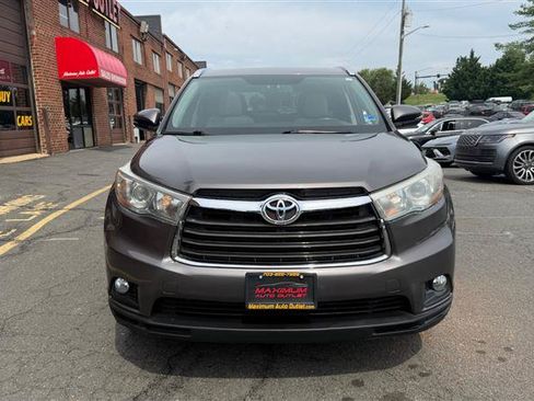 Used 2015 Toyota Highlander XLE AWD/4WD image 2
