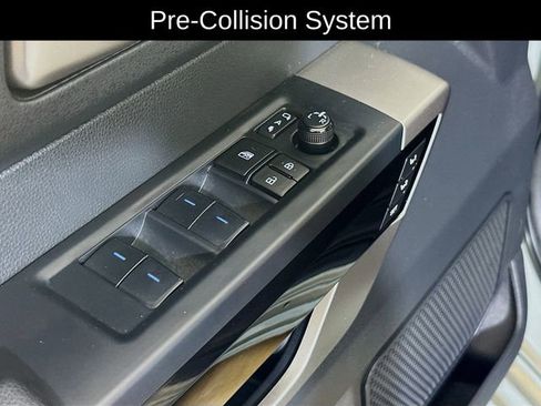 Used 2024 Toyota Tundra Limited AWD/4WD image 7