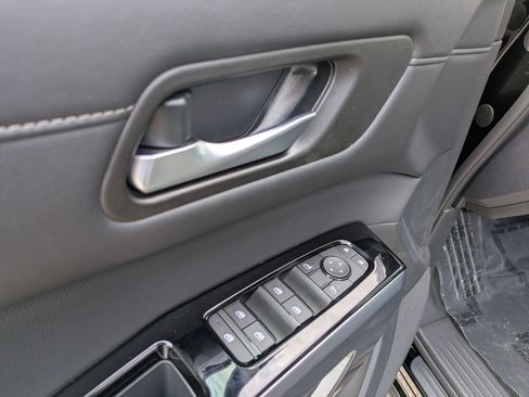 New 2026 Nissan Pathfinder SL FWD image 12