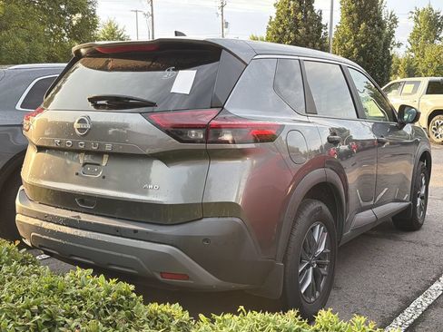 Used 2023 Nissan Rogue S AWD/4WD image 4