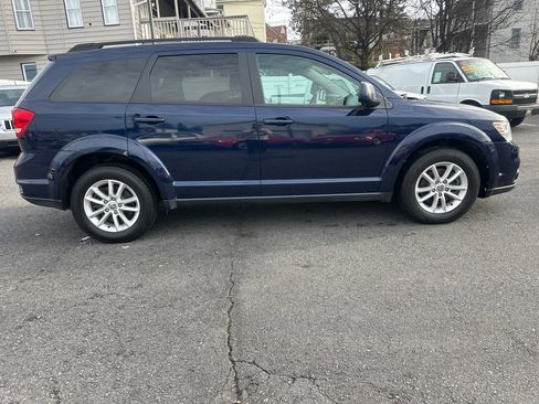 Used 2017 Dodge Journey SXT w/ Comfort/Convenience Group image 6