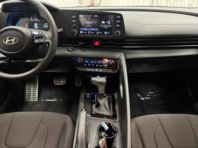 Certified 2026 Hyundai Elantra Sport w/ Cargo Package FWD image 13