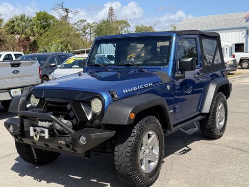 Used 2010 Jeep Wrangler Rubicon w/ PWR Convenience Group AWD/4WD image 4