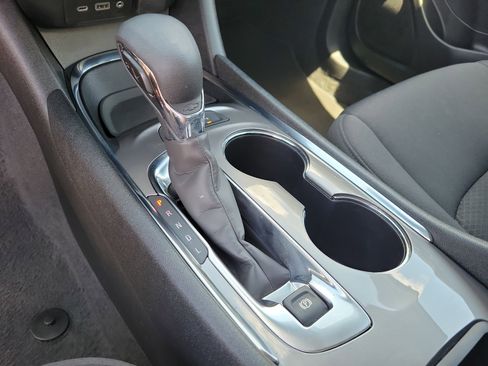 Used 2025 Chevrolet Malibu LT image 10