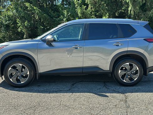 Certified 2024 Nissan Rogue SV w/ SV Premium Package AWD/4WD image 27