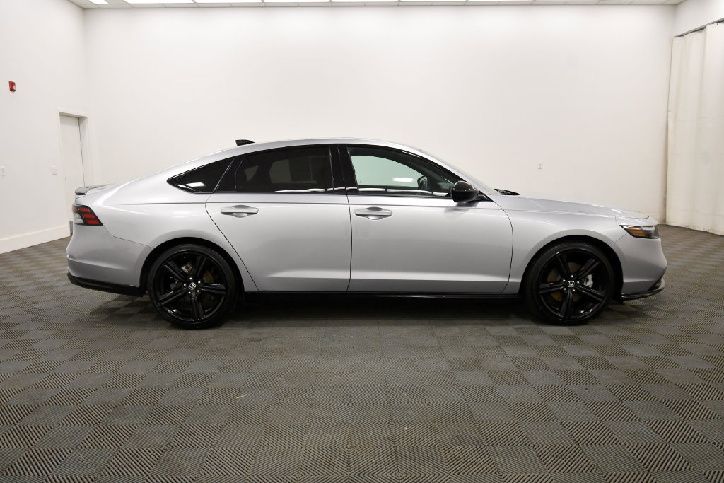 Used 2025 Honda Accord Sport image 9