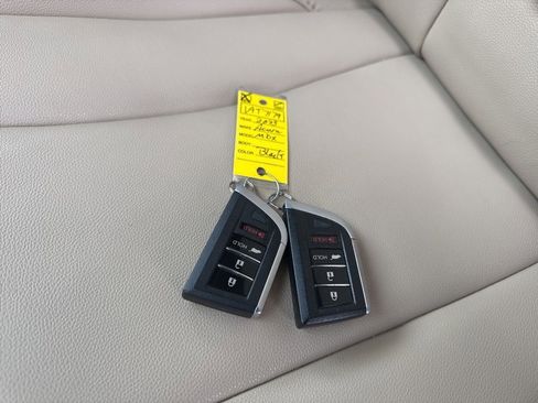 Used 2023 Acura MDX SH-AWD image 37