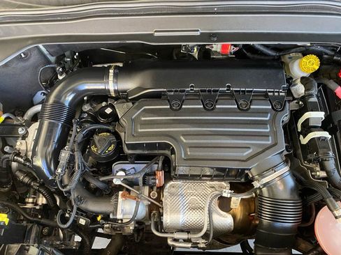 Used 2023 Jeep Renegade Latitude w/ Premium Group image 21