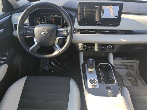 New 2026 Mitsubishi Outlander SE FWD image 17