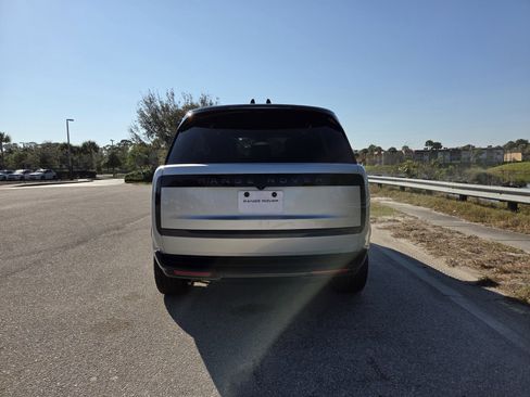 New 2025 Land Rover Range Rover SE image 6