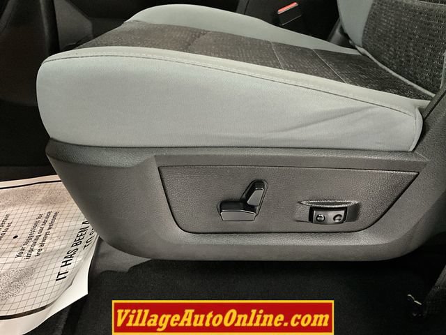 Used 2019 RAM 1500 Classic SLT w/ Luxury Group AWD/4WD image 15