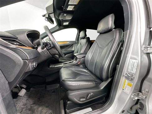 Used 2019 Lincoln MKC Select w/ Select Plus Package image 18