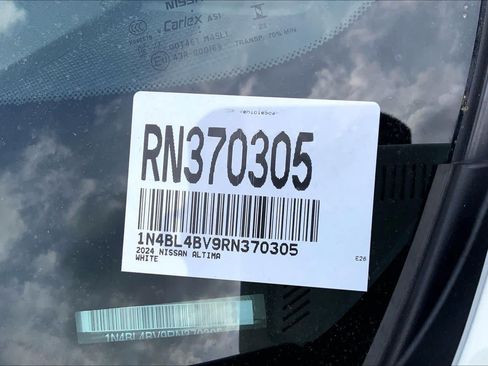 Used 2024 Nissan Altima 2.5 S FWD image 33
