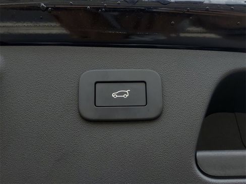 Used 2024 Jaguar E-PACE R-Dynamic SE image 32