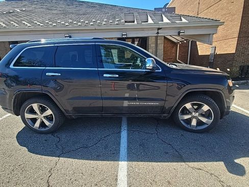 Used 2015 Jeep Grand Cherokee Overland w/ Advanced Technology Group image 4