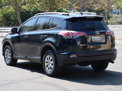 Used 2017 Toyota RAV4 LE image 4