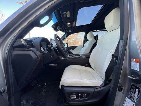 Used 2023 Lexus LX 600 4WD w/ Accessory Package (Z1) image 26