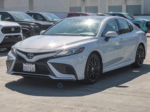 Used 2024 Toyota Camry XSE image 3