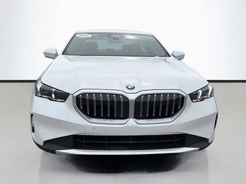 Certified 2025 BMW 530i image 9
