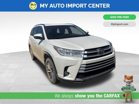 Used 2019 Toyota Highlander XLE AWD/4WD image 1