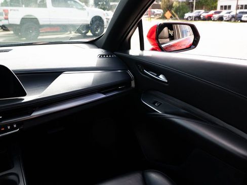 Used 2023 Cadillac XT4 Premium Luxury image 10