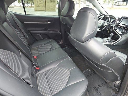 Used 2022 Toyota Camry SE image 16