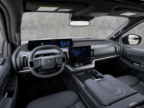 New 2027 Ford Expedition Platinum w/ Stealth Appearance Package AWD/4WD image 9
