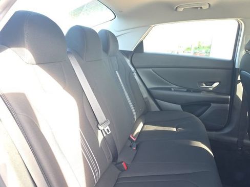 Certified 2023 Hyundai Elantra SEL w/ Convenience Package FWD image 7
