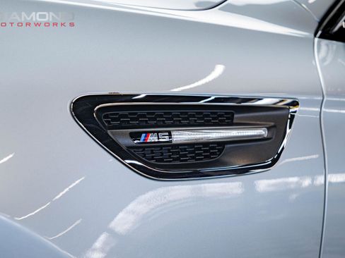 Used 2015 BMW M5 image 32