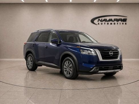 Used 2025 Nissan Pathfinder SV FWD image 9