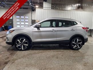 Used 2022 Nissan Rogue Sport SL video 2