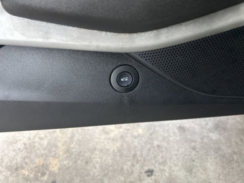 Used 2019 Chevrolet Camaro LT image 31