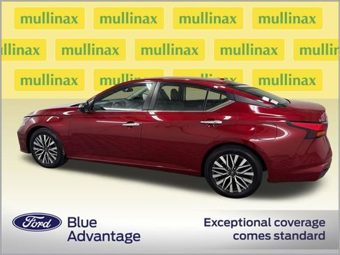 Used 2024 Nissan Altima 2.5 SV FWD image 11