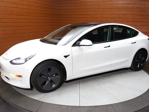 Used 2023 Tesla Model 3 Standard Range RWD image 21