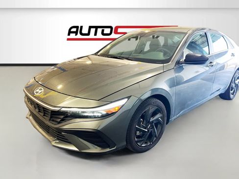 Used 2026 Hyundai Elantra Sport w/ Cargo Package FWD image 3