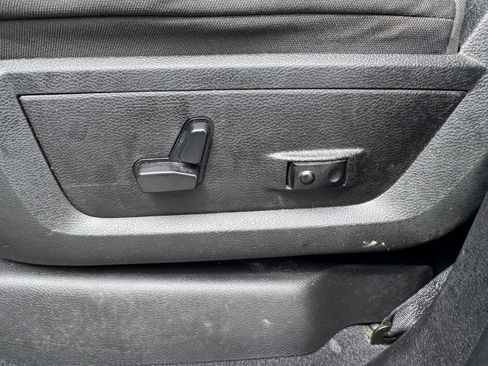 Used 2024 RAM 3500 Big Horn AWD/4WD image 27