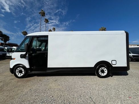 Used 2023 Chevrolet Brightdrop 600 w/ Active Safety Package 2 AWD/4WD image 8