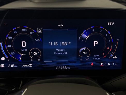 Used 2025 Chevrolet Suburban Z71 image 19