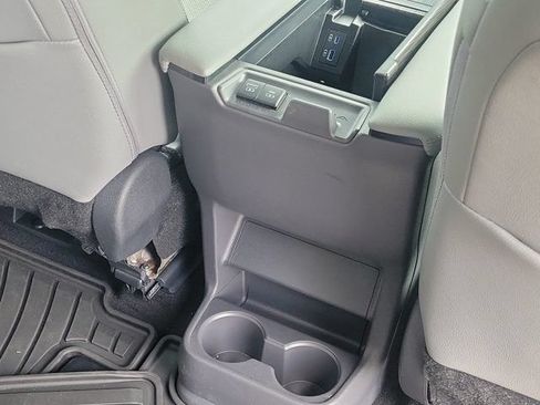 Used 2023 Toyota Sienna Limited AWD/4WD image 6