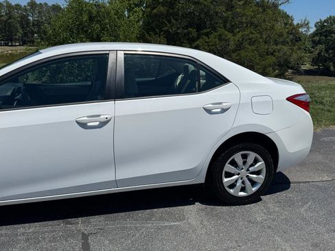 Used 2016 Toyota Corolla LE FWD image 9