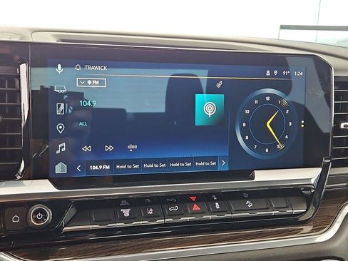 Used 2025 Chevrolet Silverado 2500 LT w/ Convenience Package image 19